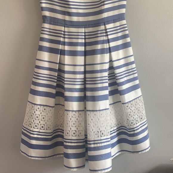 Vince Camuto EUC Stripes & Lace Flowy A-Line Dress with Pockets - Picture 3 of 10